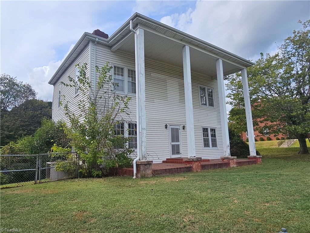 113 W Willow Street