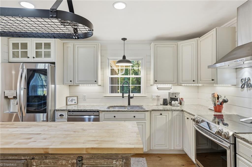 4274 Sunnydell Drive, Winston-Salem