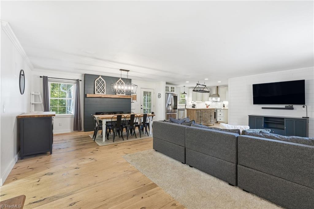 4274 Sunnydell Drive, Winston-Salem