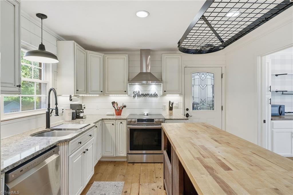 4274 Sunnydell Drive, Winston-Salem