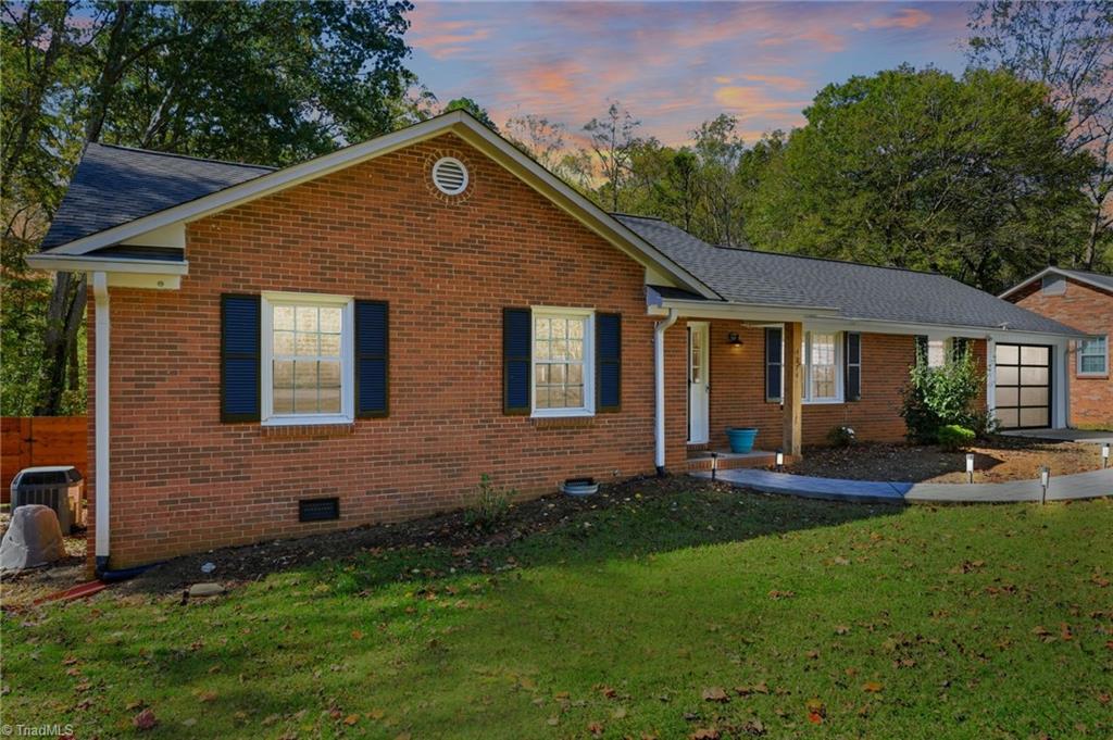 4274 Sunnydell Drive, Winston-Salem