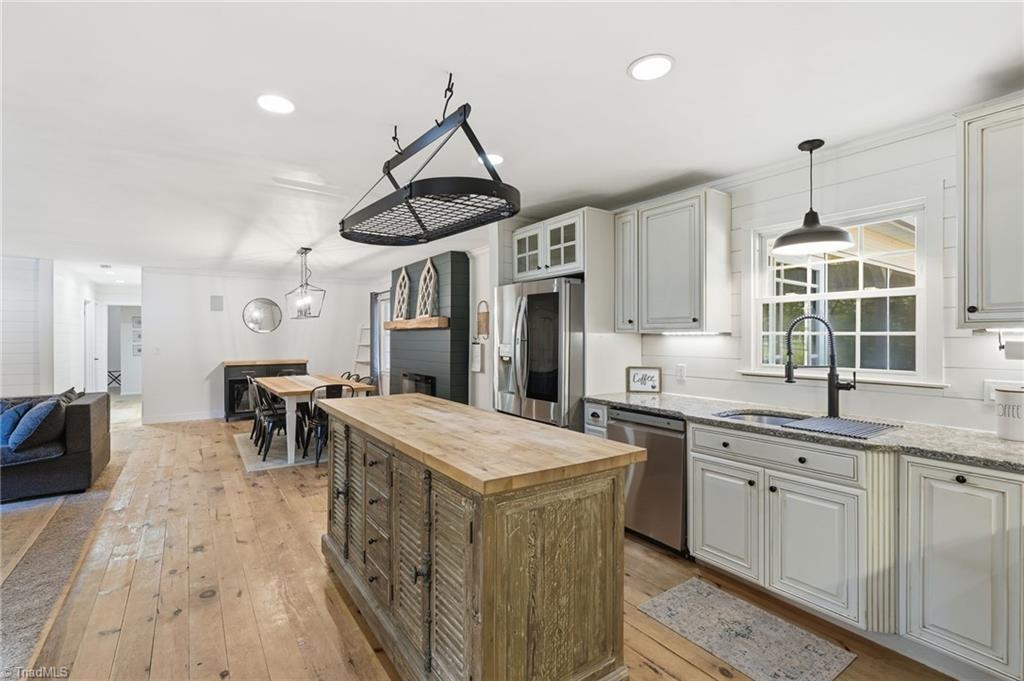 4274 Sunnydell Drive, Winston-Salem