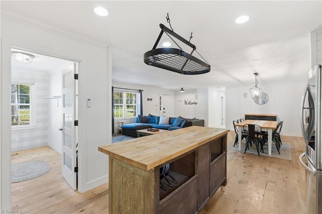 4274 Sunnydell Drive, Winston-Salem