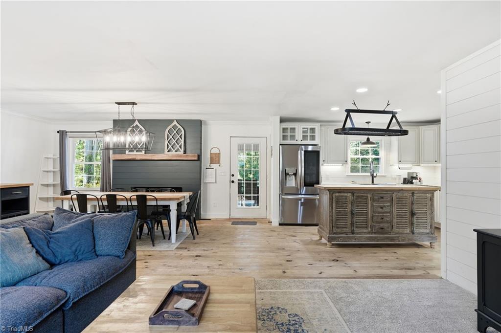 4274 Sunnydell Drive, Winston-Salem