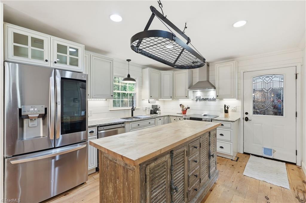 4274 Sunnydell Drive, Winston-Salem