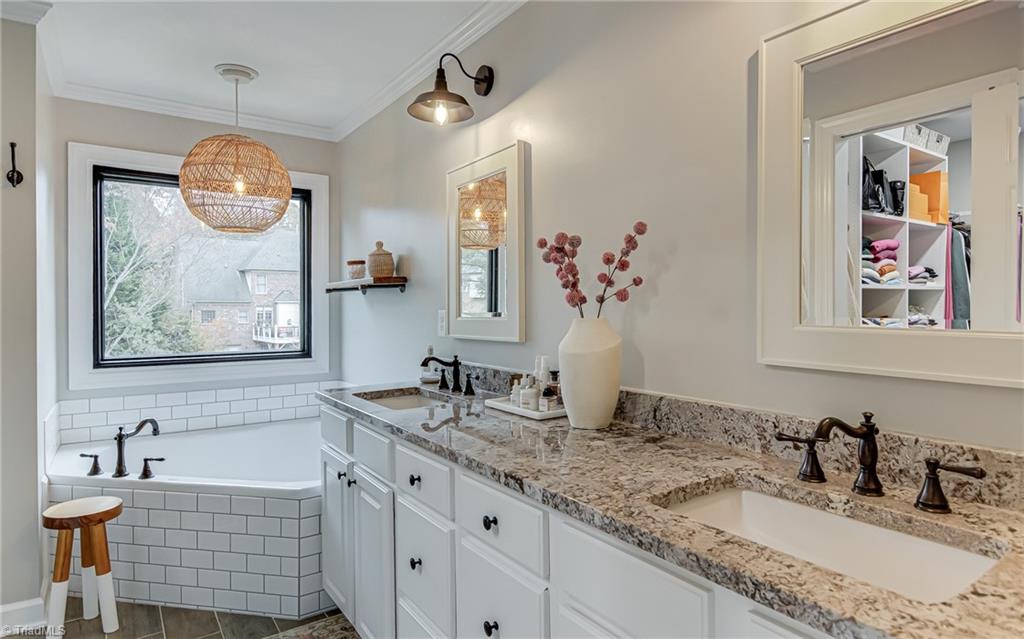 445 Ashbry Run Drive, Winston-Salem
