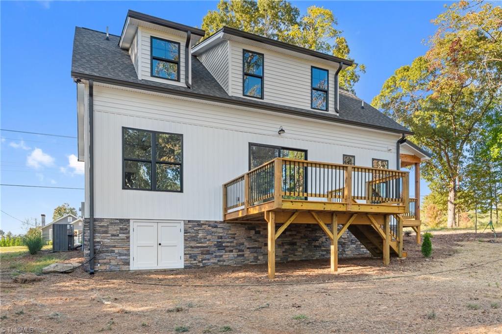1492 Williams Road