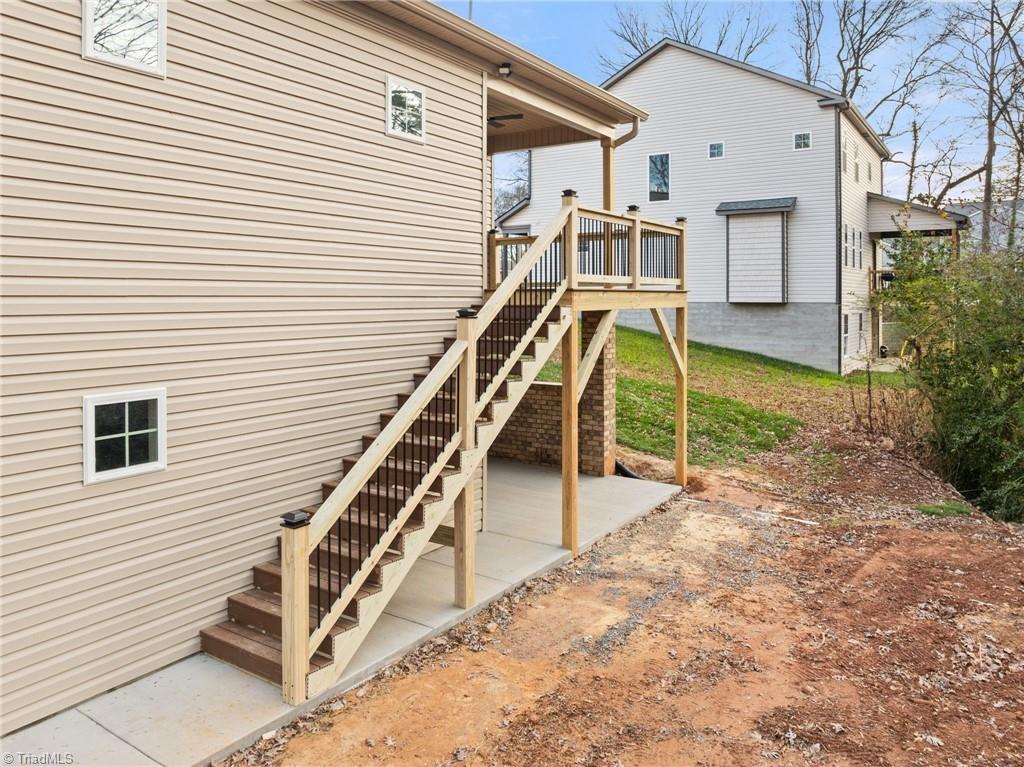 194 N Peace Haven Road, Winston-Salem