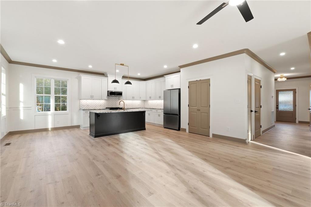 194 N Peace Haven Road, Winston-Salem