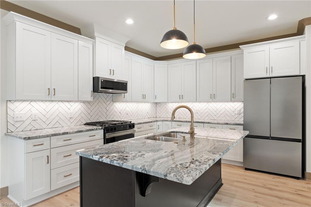 194 N Peace Haven Road, Winston-Salem