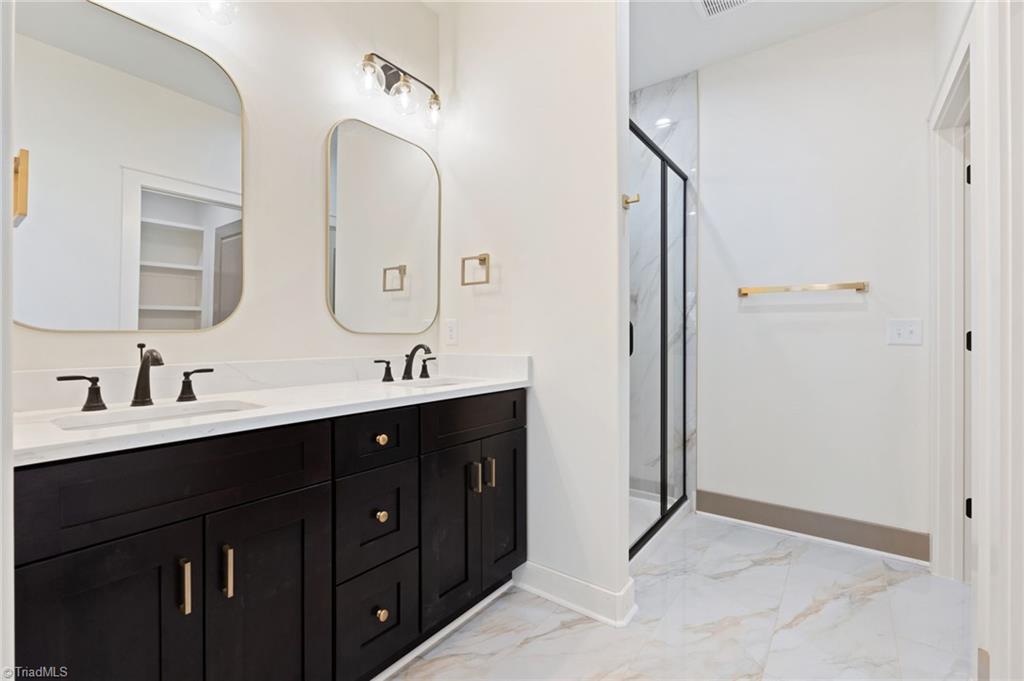 194 N Peace Haven Road, Winston-Salem