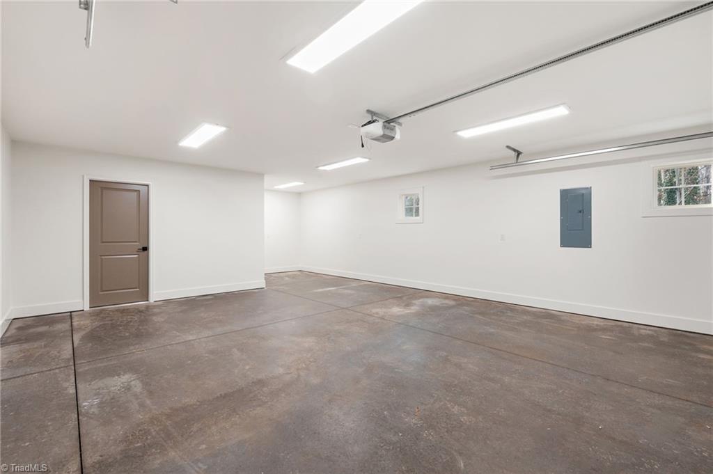 194 N Peace Haven Road, Winston-Salem