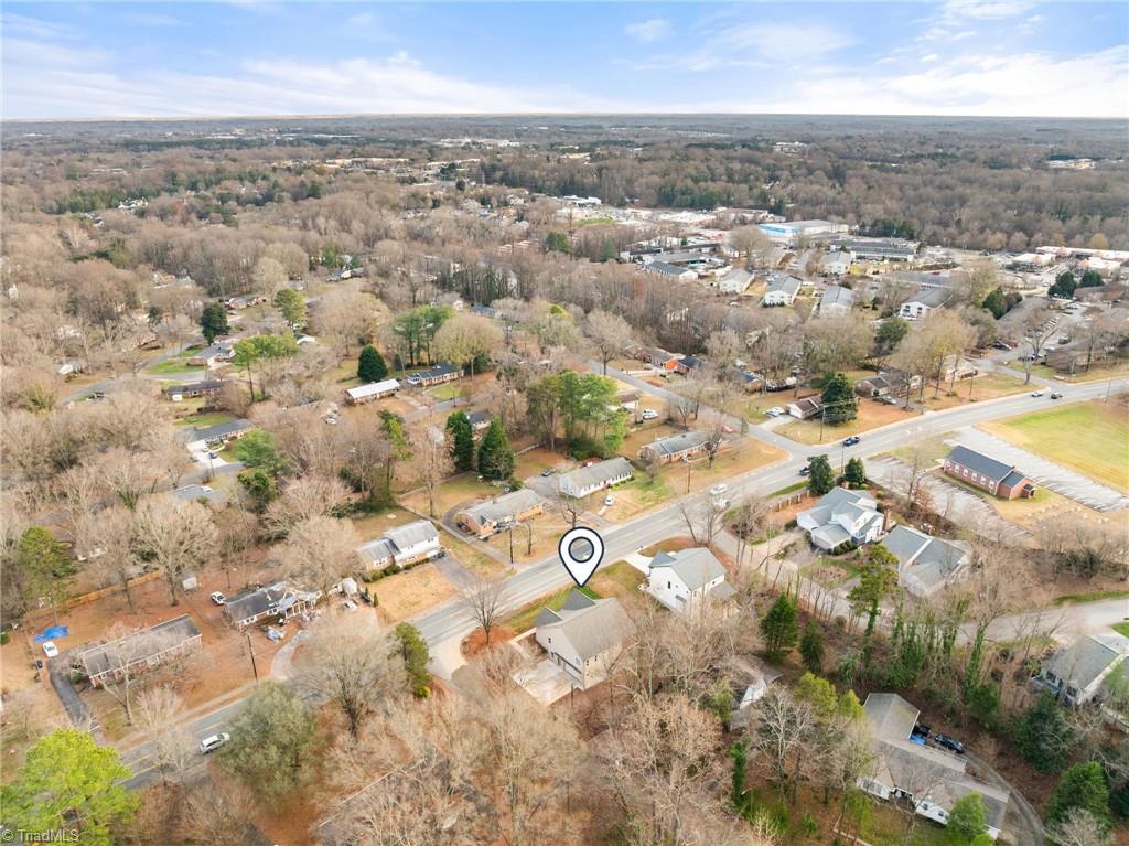 194 N Peace Haven Road, Winston-Salem