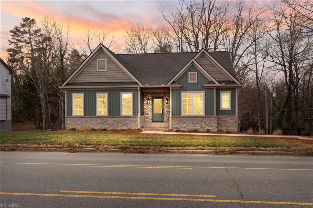 194 N Peace Haven Road, Winston-Salem