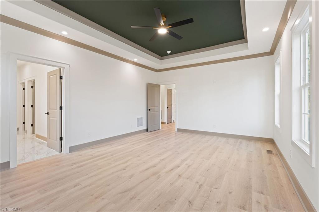 194 N Peace Haven Road, Winston-Salem