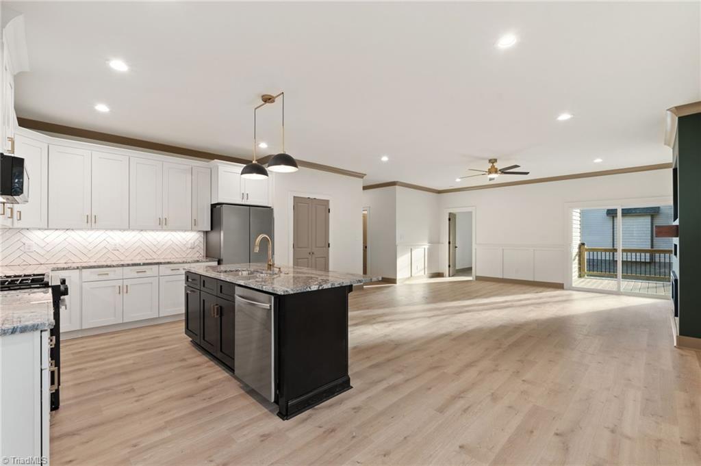 194 N Peace Haven Road, Winston-Salem