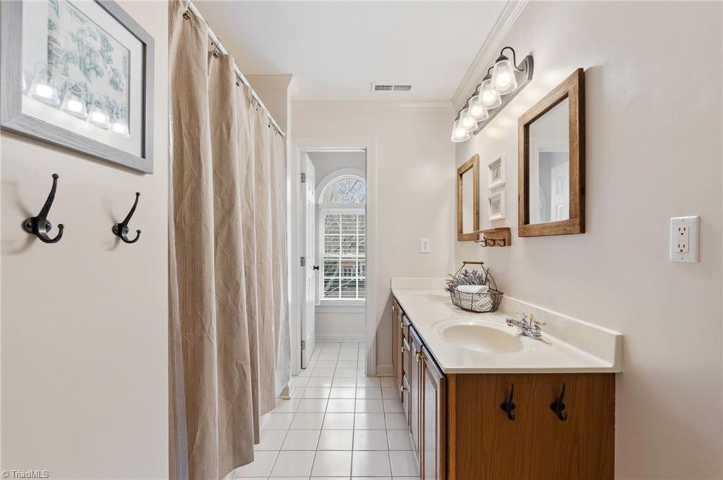 4855 Century Oaks Lane, Winston-Salem