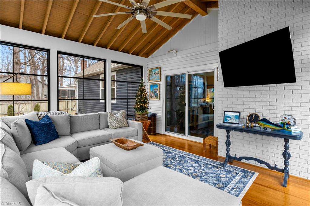 1201 Double Oaks Road