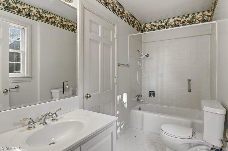 2325 Warwick Road, Winston-Salem