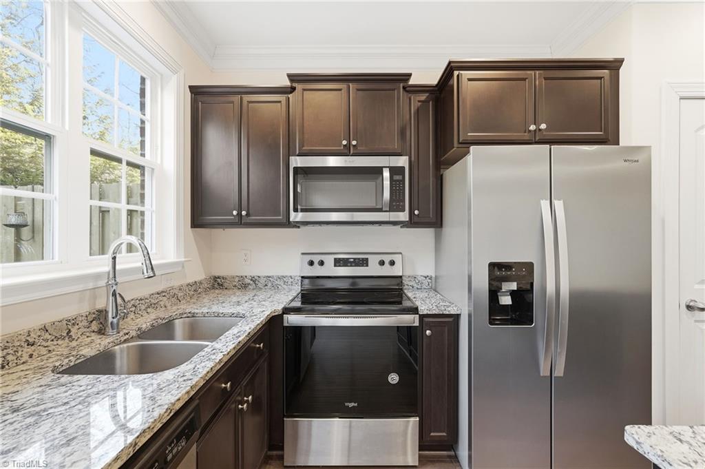 882 Silver Leaf Drive, Winston-Salem