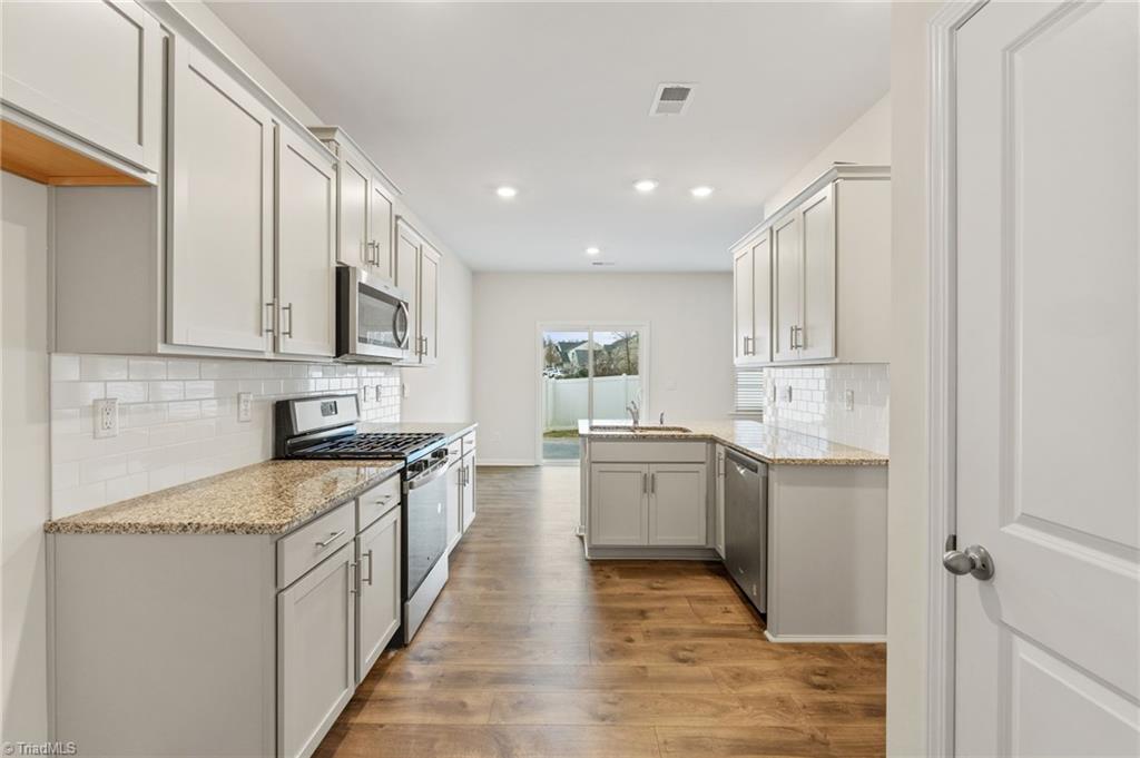 3696 Waterford Oak Court