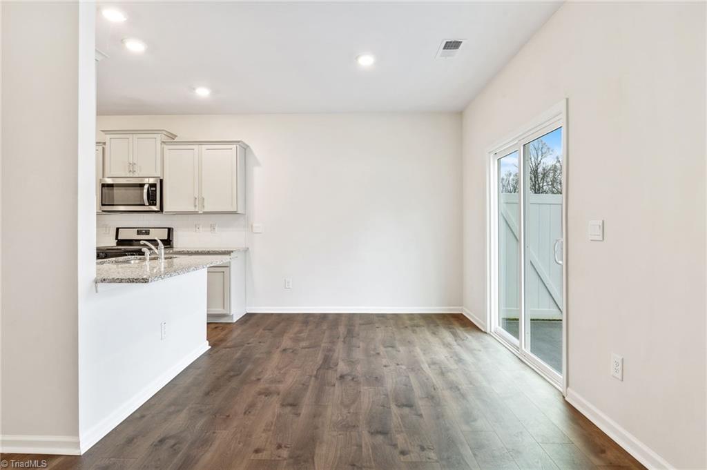 3696 Waterford Oak Court