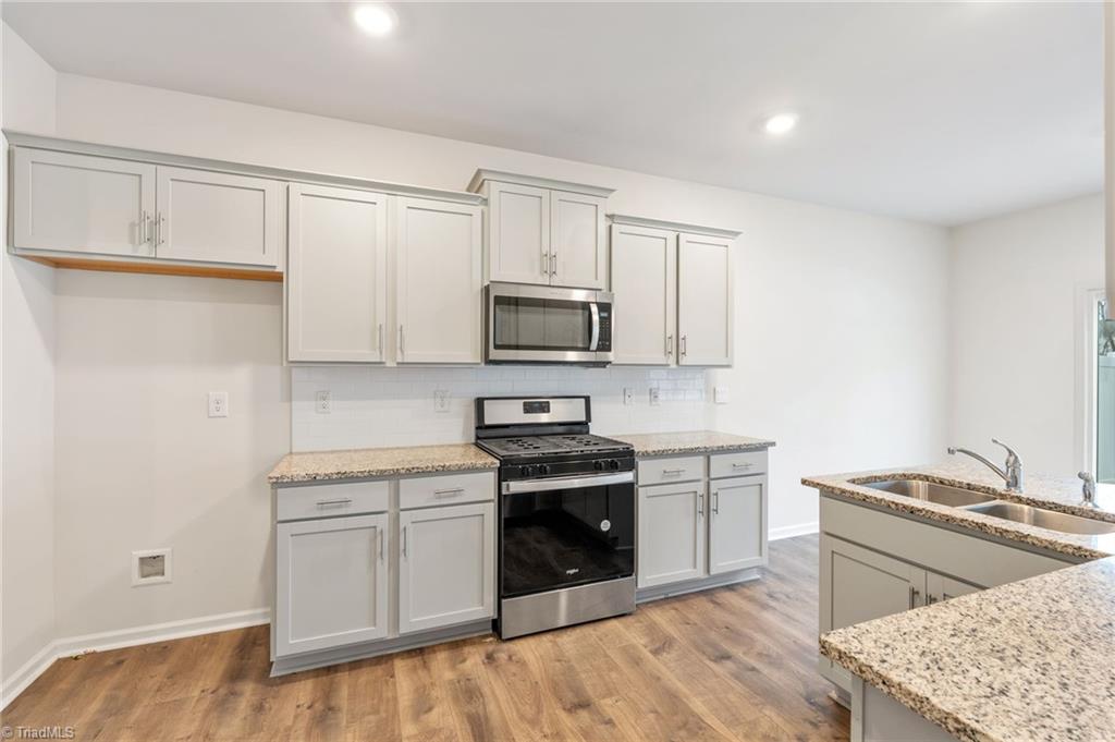 3696 Waterford Oak Court