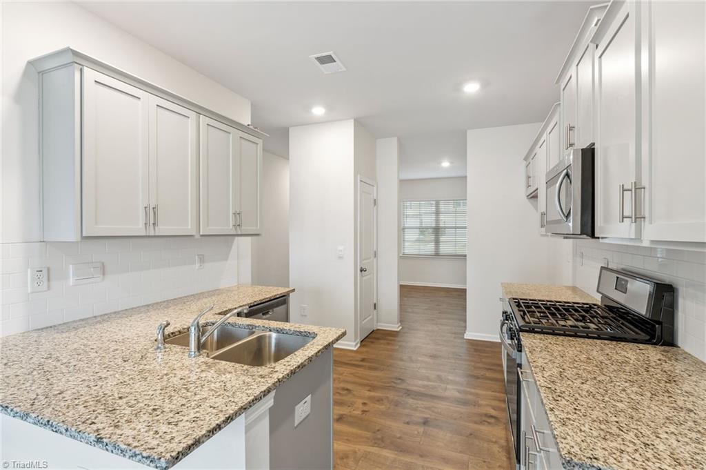 3696 Waterford Oak Court