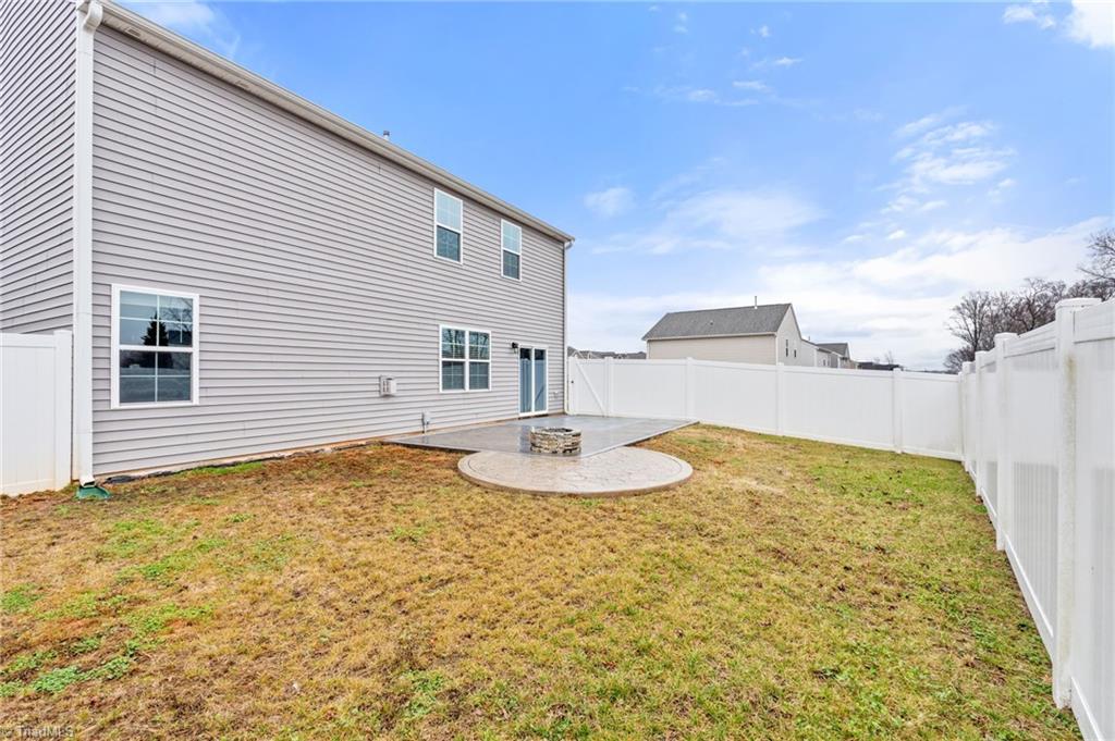 3696 Waterford Oak Court