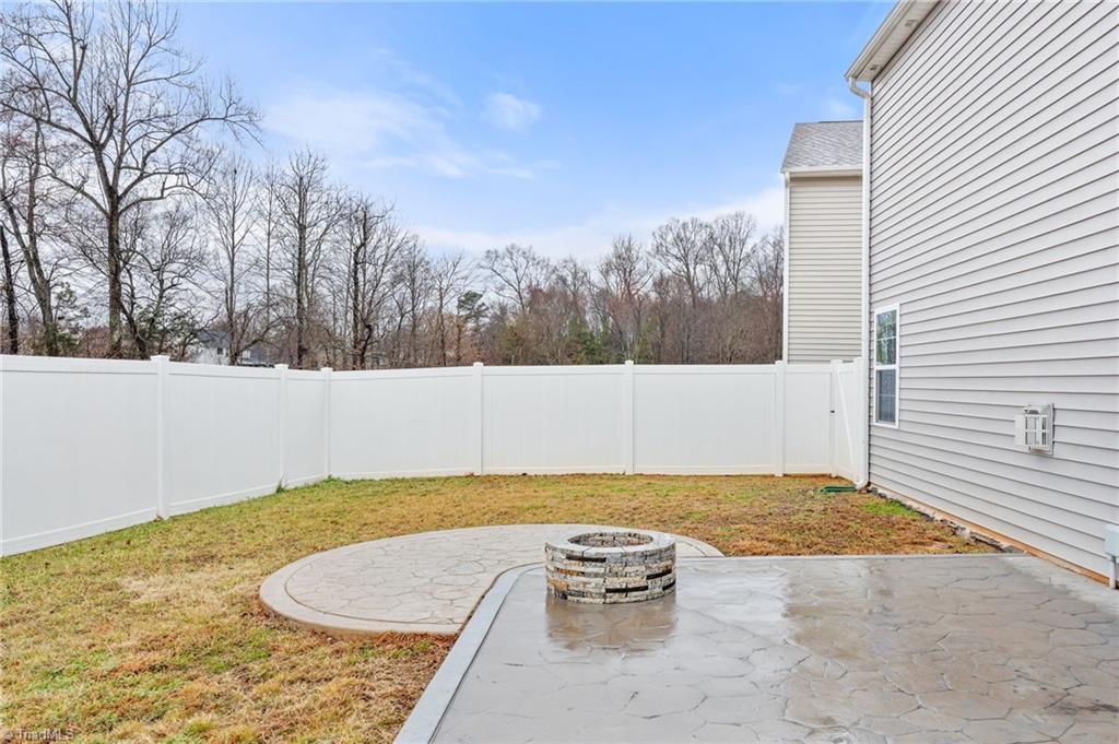 3696 Waterford Oak Court