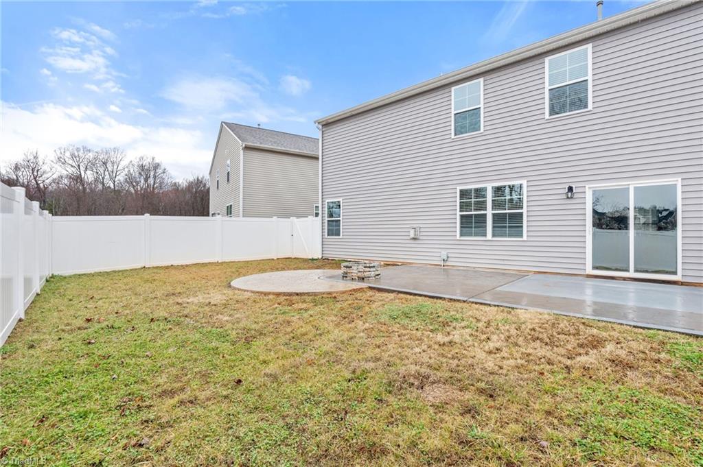 3696 Waterford Oak Court