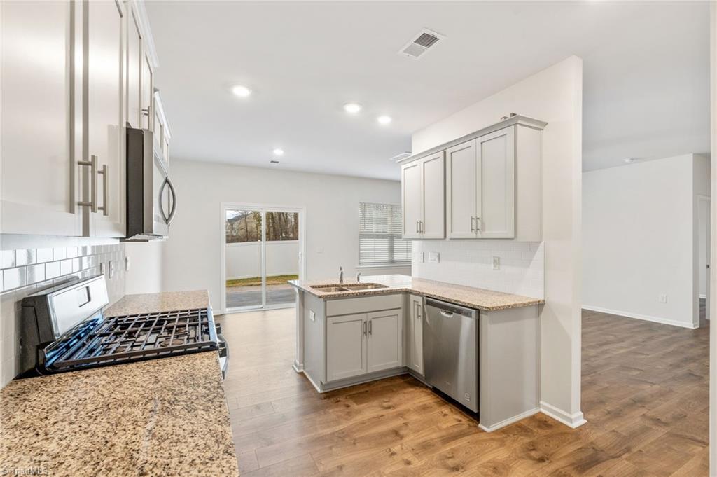 3696 Waterford Oak Court