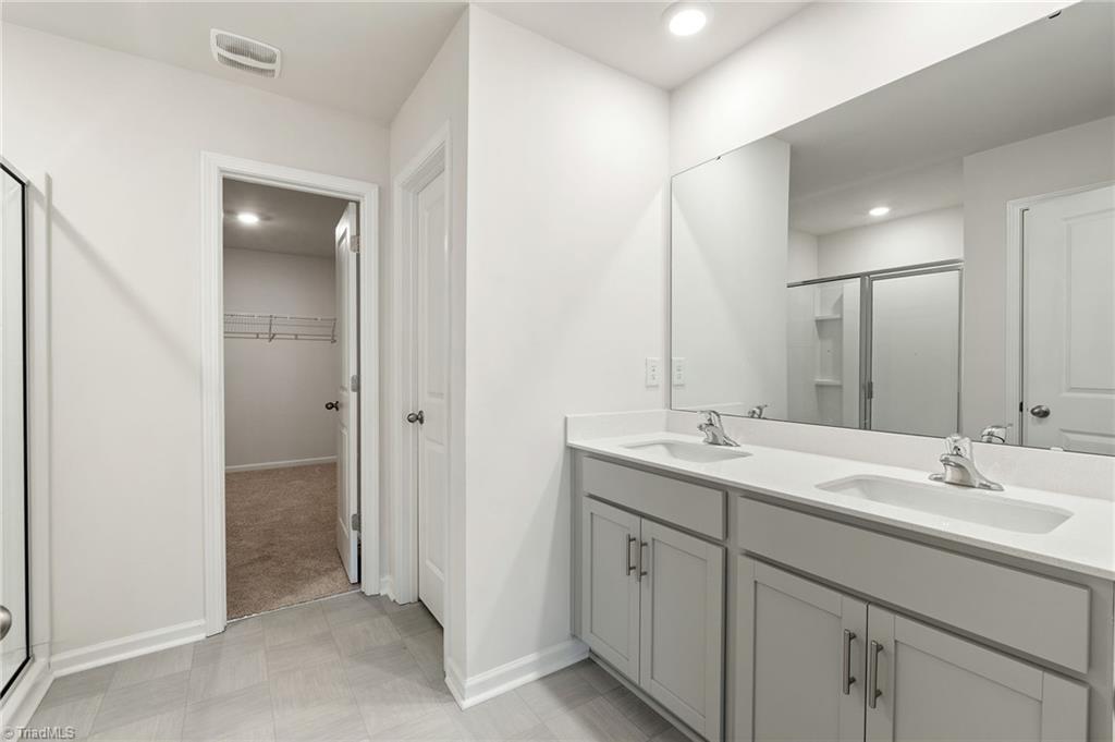 3696 Waterford Oak Court