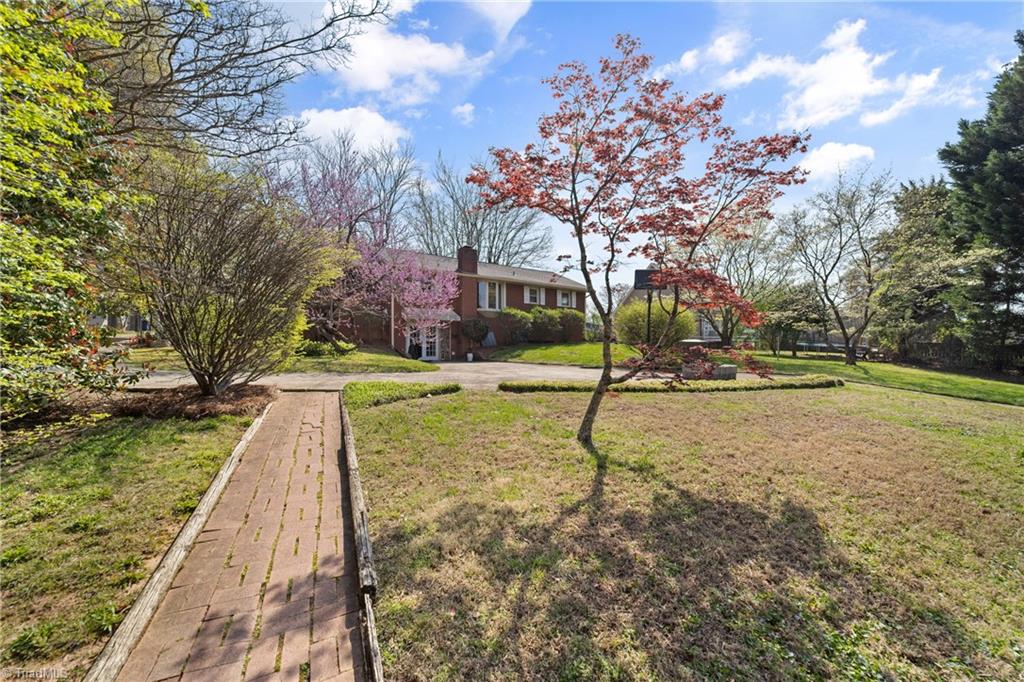 410 Lynhaven Drive, Winston-Salem