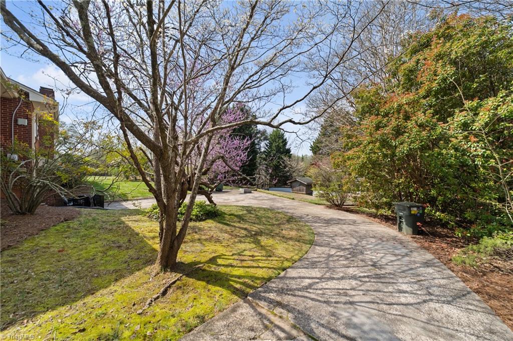 410 Lynhaven Drive, Winston-Salem
