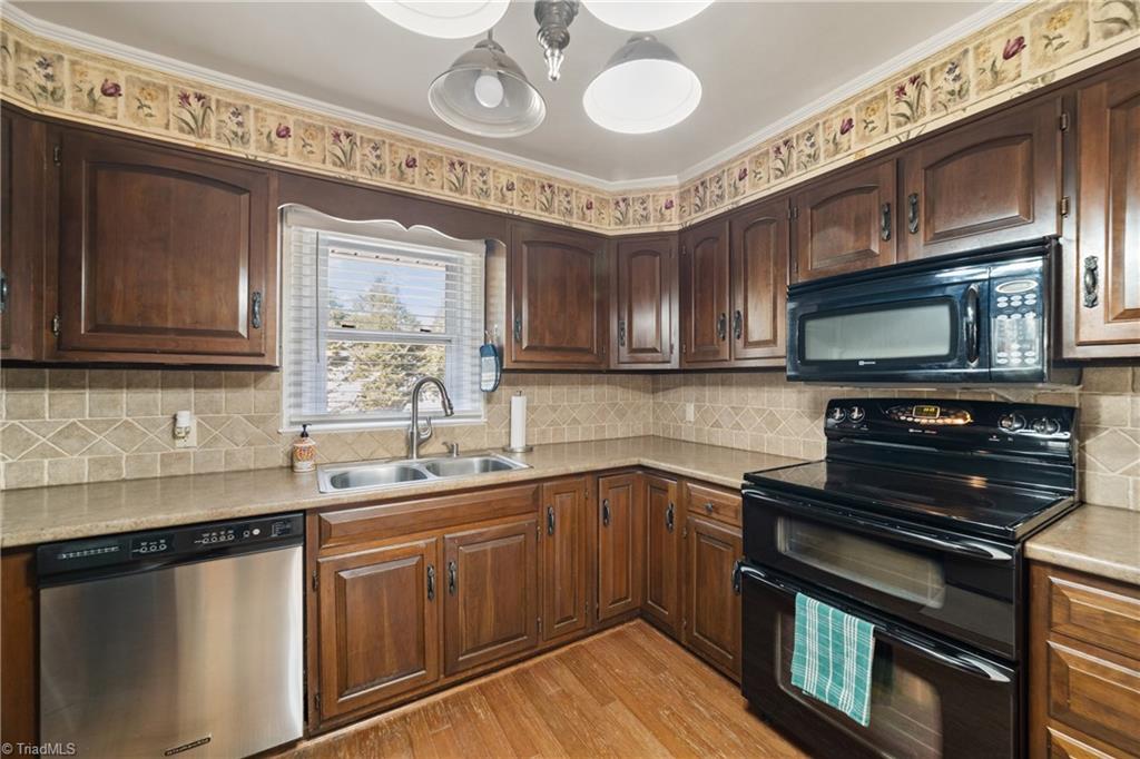 410 Lynhaven Drive, Winston-Salem