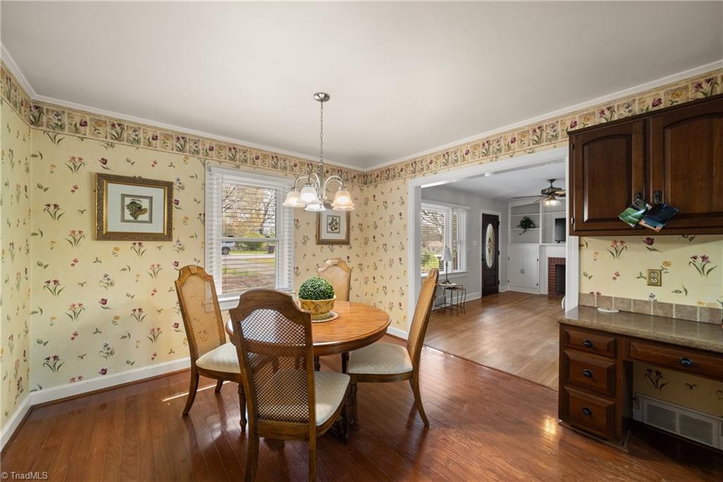 410 Lynhaven Drive, Winston-Salem