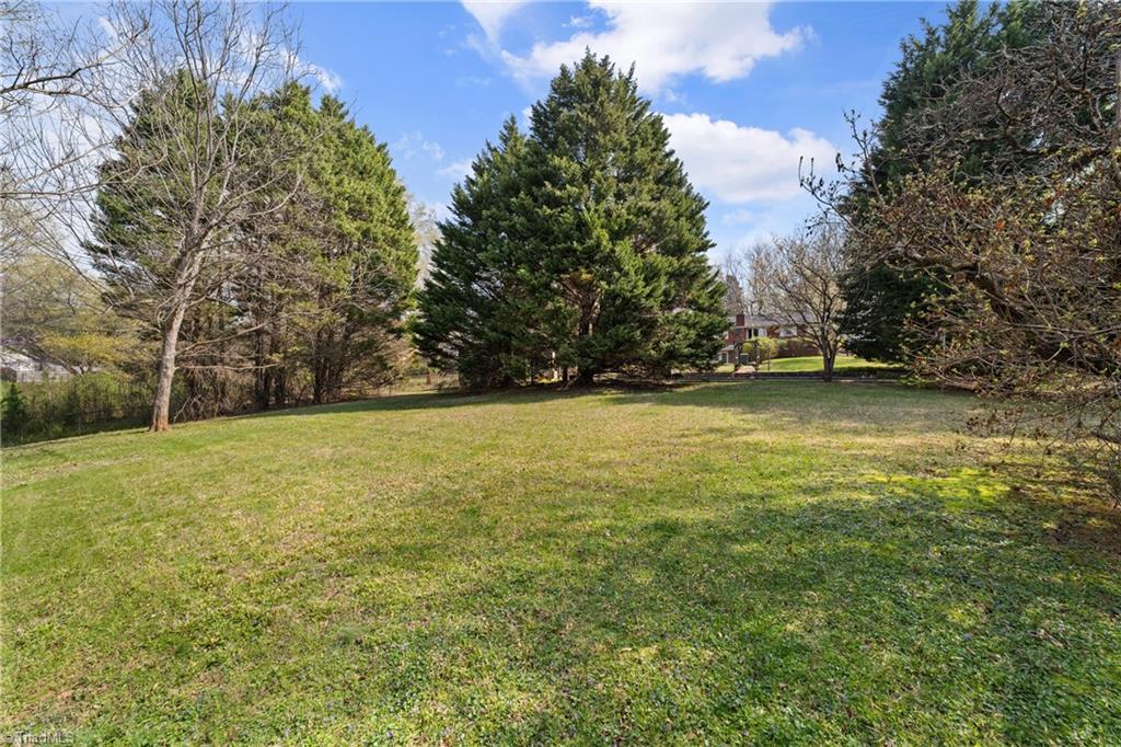 410 Lynhaven Drive, Winston-Salem
