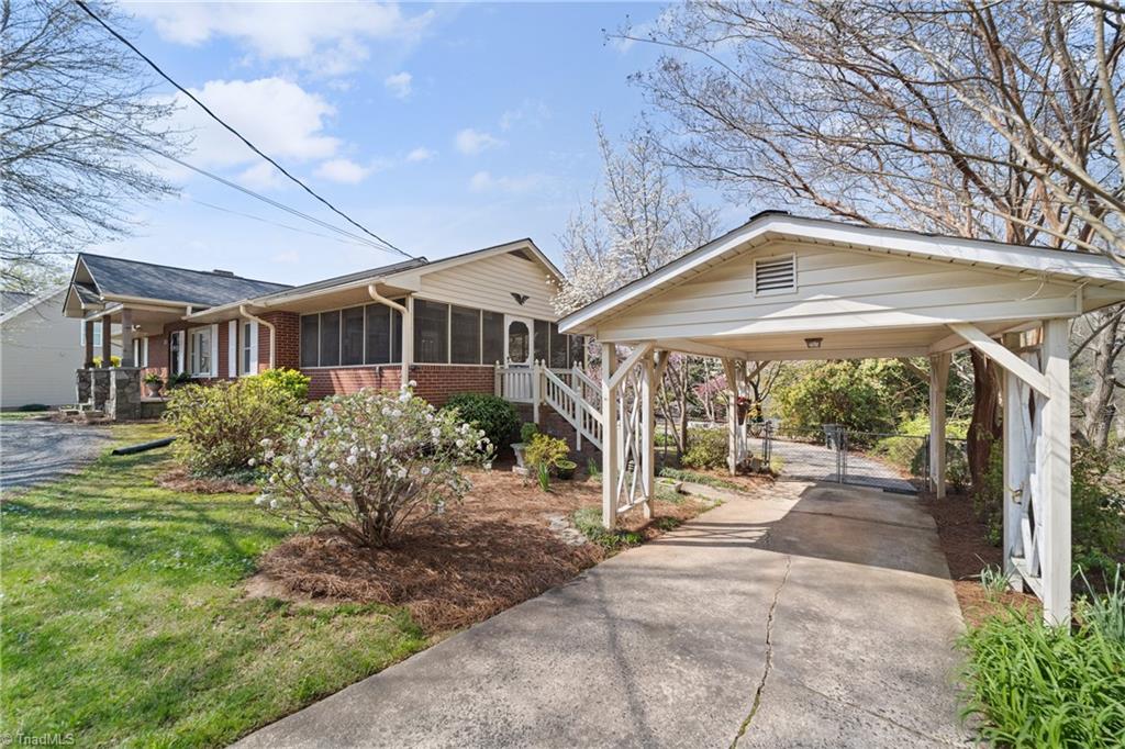 410 Lynhaven Drive, Winston-Salem