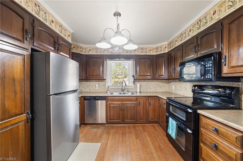 410 Lynhaven Drive, Winston-Salem