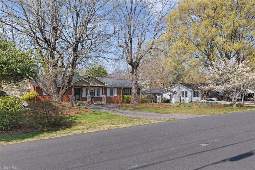 410 Lynhaven Drive, Winston-Salem