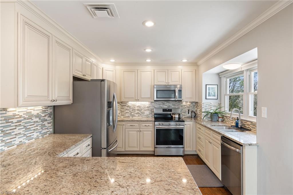 2736 Edinberg Drive, Winston-Salem