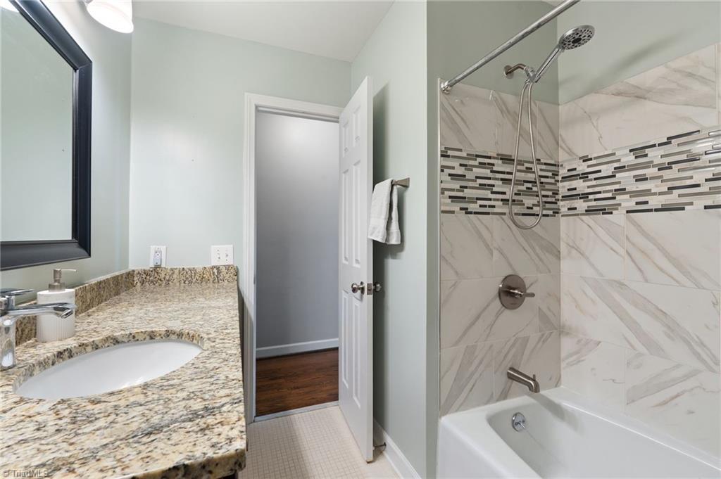 2736 Edinberg Drive, Winston-Salem