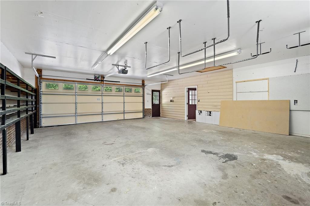 2216 Whites Mill Road