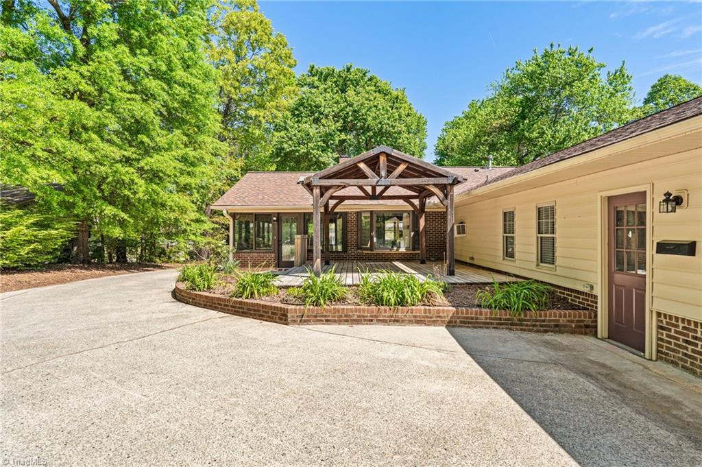 2216 Whites Mill Road