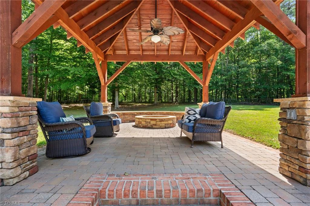 355 Rabbit Farm Trail