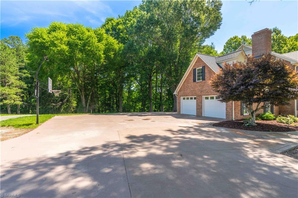 668 Link Road