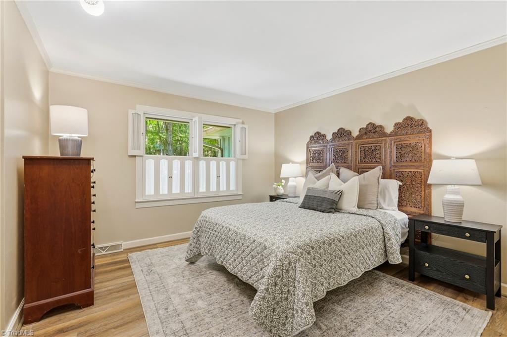 3326 Sedgefield Road
