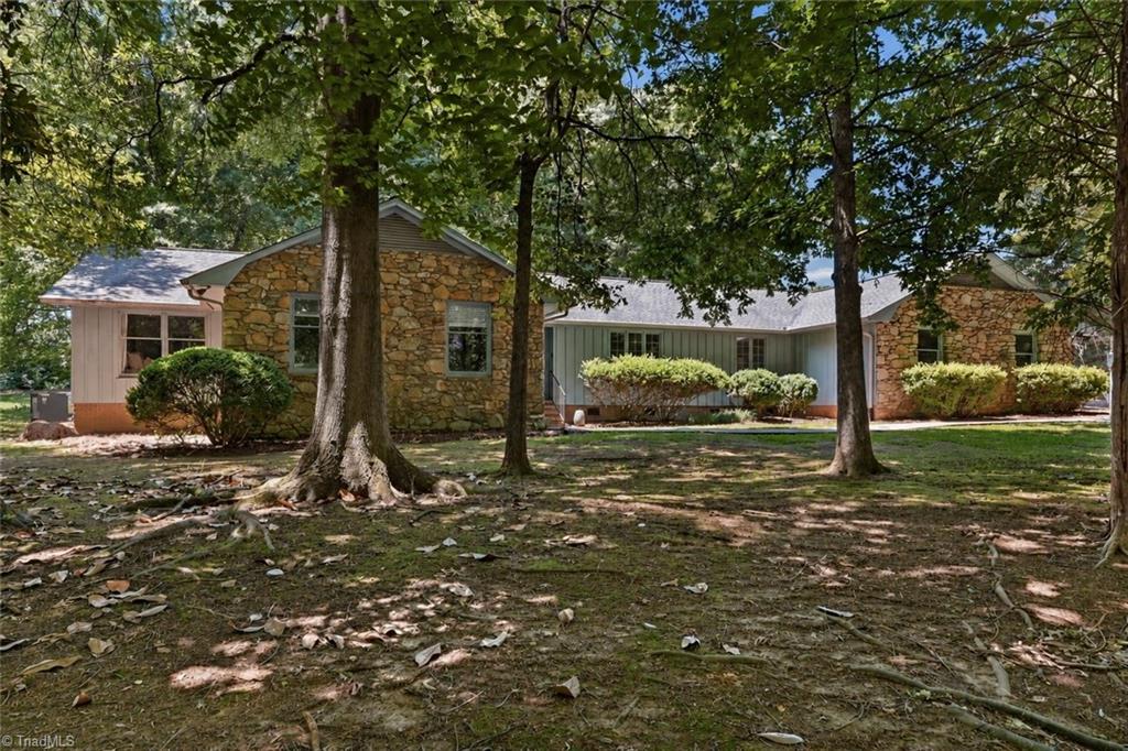 3326 Sedgefield Road