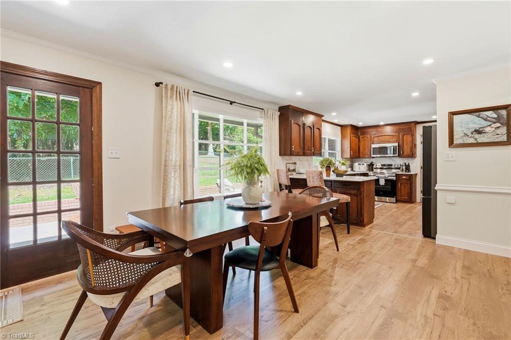 3326 Sedgefield Road